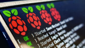 Raspberry Pi OS actualiza el kernel a 6.18 pero mantiene la versión 6.2 en el splash screen